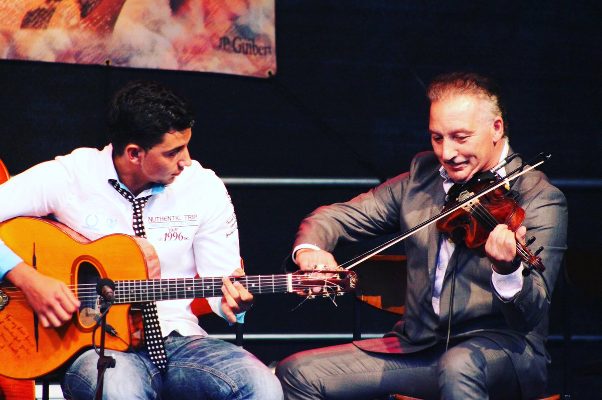 Bartof2's tweet photo. Fredag kl 21 er der INTERNATIONAL KLASSE i kælderen, når Dorado Schmitt All Star Quintet indtager scenen. https://t.co/jrFCxzXJDe