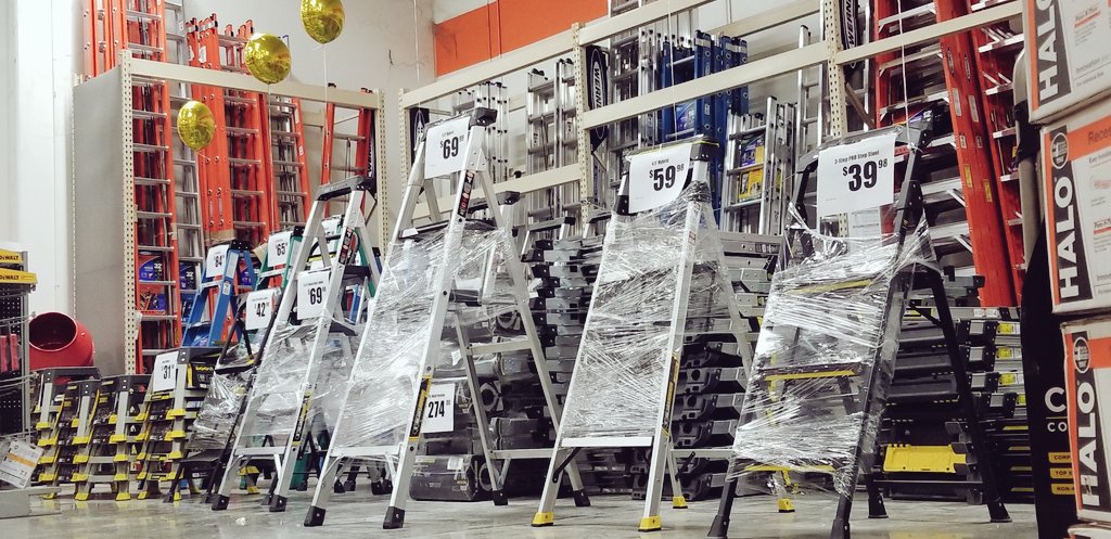 AlanGSF92's tweet photo. Aaaand we got ladders as well #8445 #D22 #swbest #THD https://t.co/igmsz457dx