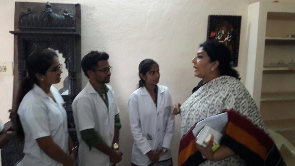 Devivar36371977's tweet photo. రాజ్యసభ మెంబెర్ రేణుక చౌదరి గారు ఫార్మా డీ విద్యార్థుల సమస్యను కేంద్రంలో వినిపిస్తామని తెలిపారు @KTRTRS @puvvada_ajay @RaoKavitha @TV9Telugu https://t.co/thbN7vXFwU