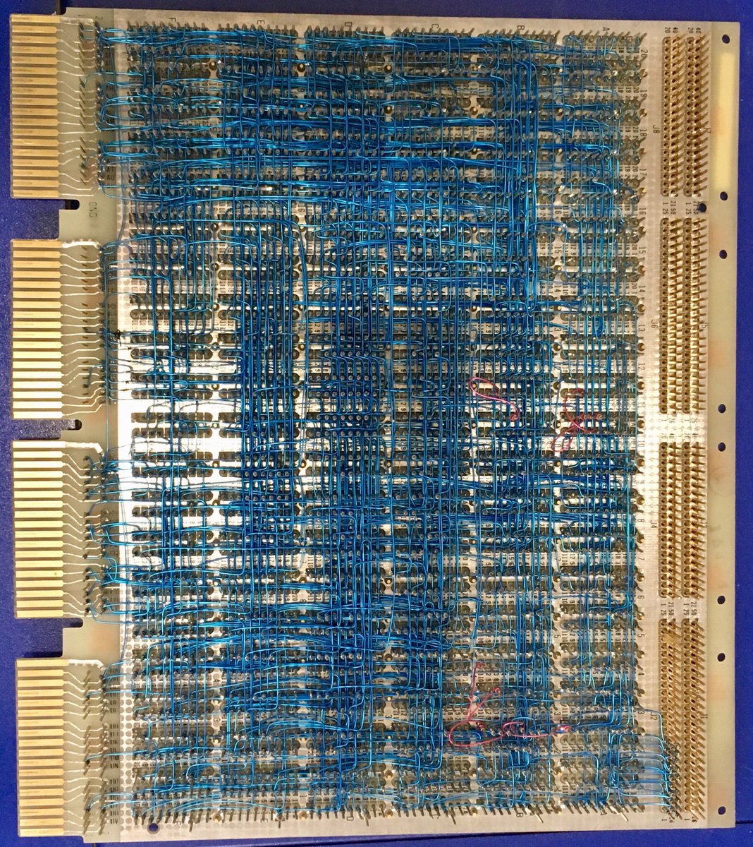 sdf_pubnix's tweet photo. CHAOSNET board from @MIT a latter incarnation on the #its host ai a DEC KS10 #hacker #36bit #vintage #network https://t.co/0LwONHpWKU