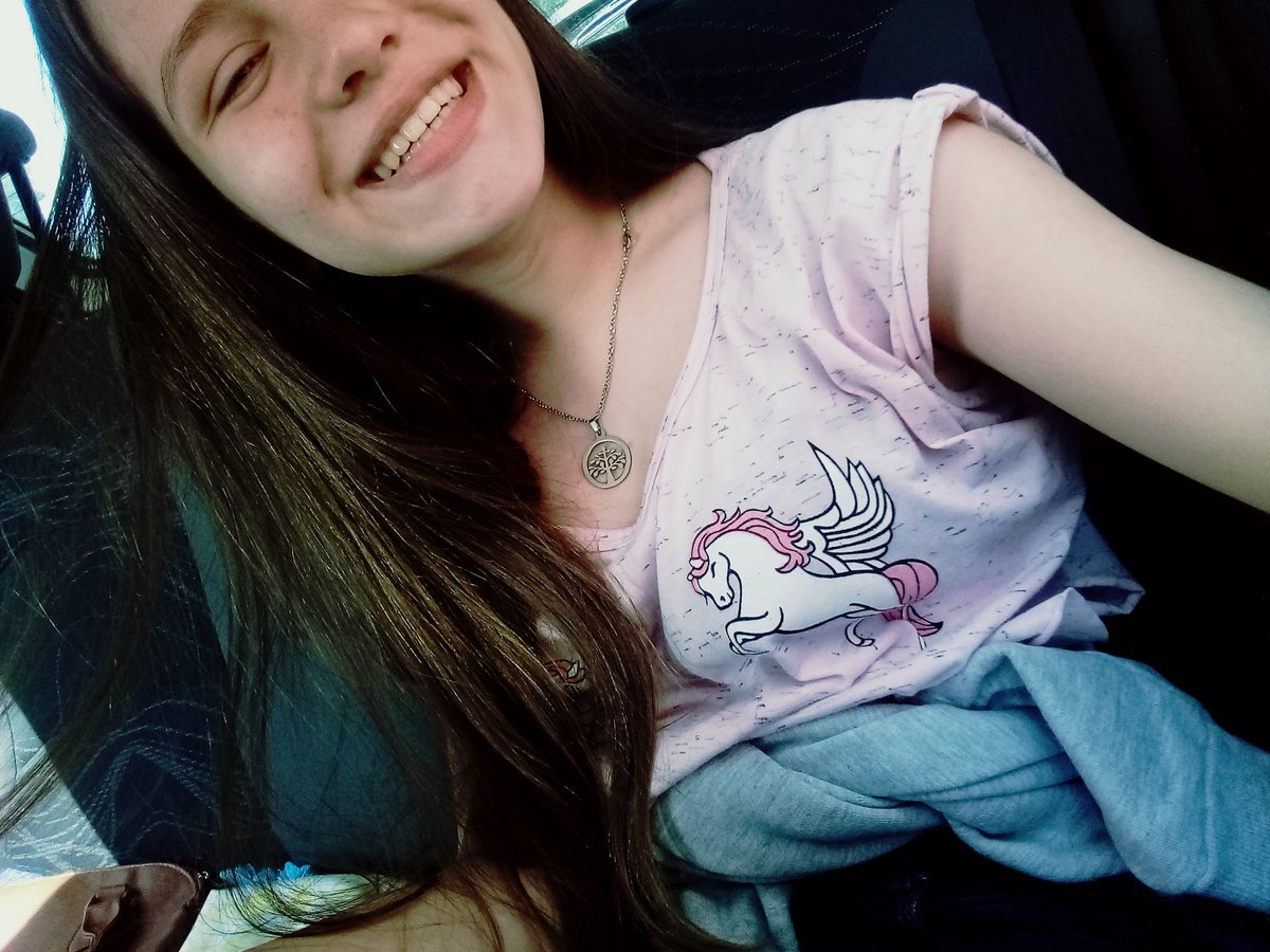 FONSECAPAPUH's tweet photo. Nunca en mi vida puse alguna foto mia acá pero es el momento ahre #SelfieForGF siempre llego tarde pero bue https://t.co/jfvUKhBD5U
