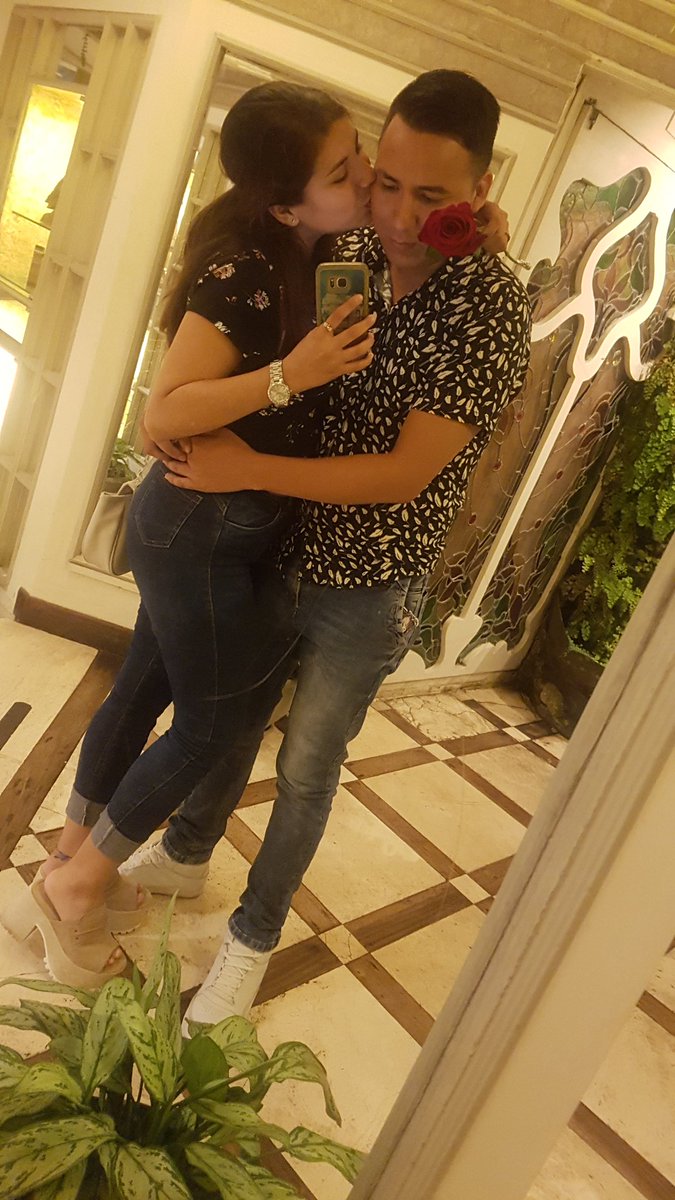 bj_rosa's tweet photo. Nuestro 6to Valentín juntos ❤⚘#Valentín18 #SobredosisDeAmor #TeAmaréPorSiempre #ValentinesDay #RosaNaútica #Engreída
#SanValentin #Detalles #Rosas #DestilandoAmor #PuritoLove https://t.co/9cdmLHTPTs