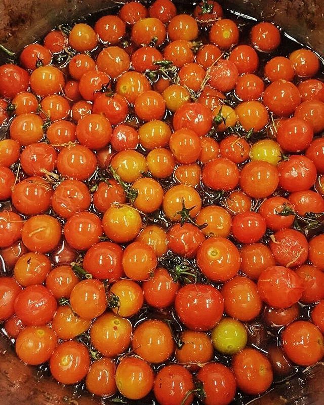 Dessertmakers's tweet photo. Sydney Tomato Festival preparations are in full swing in the Dessertmakers kitchen.
🍅
Come and join us this weekend, in the Royal Botanic Gardens - Sat &amp; Sun from 10am.
🍅🍅🍅🍅🍅
#SydneyTomatoFestival #Dessertmakers https://t.co/AWc58rFeur https://t.co/AiHLtpDcyJ