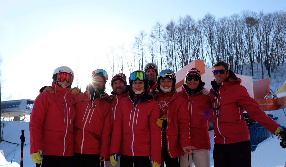 CanadaSnowboard's tweet photo. These women worked their butts off to get here and rep the 🇨🇦 flag! We couldn’t be more proud of them 👊👊👊 #PyeongChang2018 #TeamCanada #OurSummit https://t.co/WzK5PDNPbs