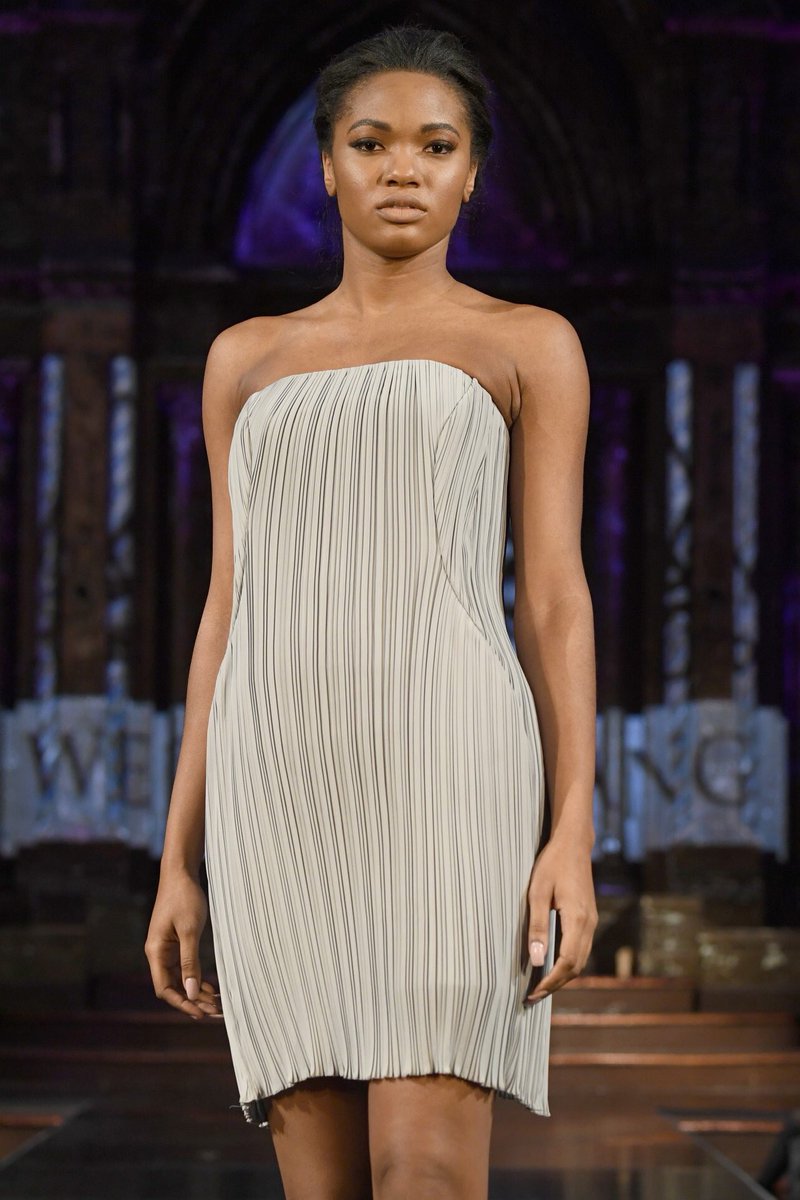 ArtHeartFashion's tweet photo. #WeilingChang #NYFW #NewYorkFashionWeek2018 #artheartsfashion #oxygenetix #hairdreams #styletherunway #bioderma https://t.co/R7DgVnW2Gb