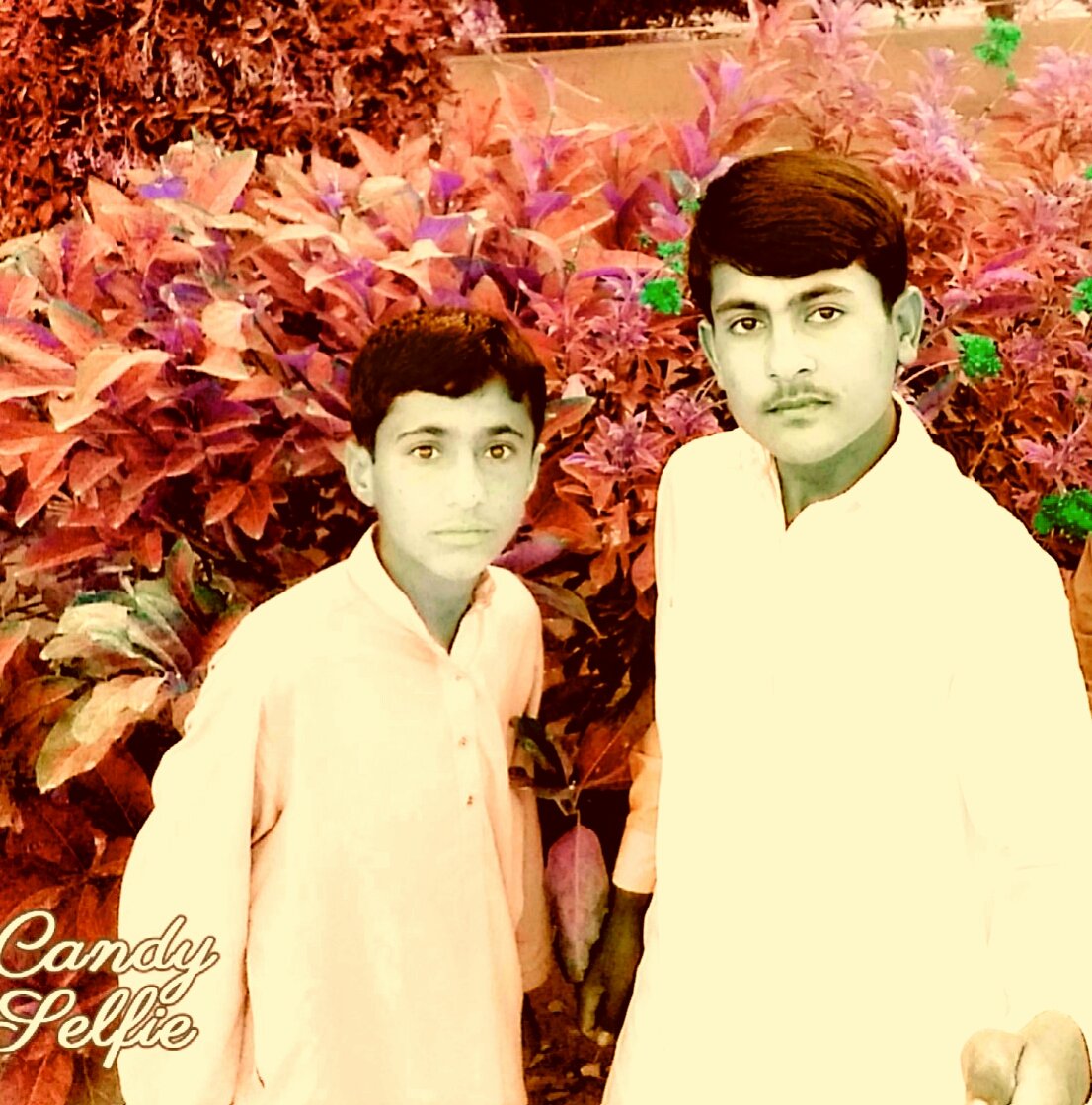 HafeezBarija's tweet photo. لوگ بدل جائیں اس سے ہمیں کیا پرواہ ---
ہم اپنی دنیا میں رہتے ہیں نوابوں کی طرح
#_With
#_CZN
#_Sajjad https://t.co/4mnBPTWcpc