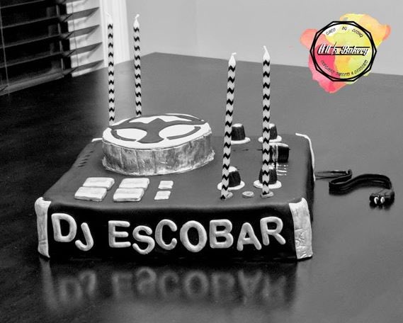 AllisBakery's tweet photo. Dj cake #cake #cakedecorating #cakedesign #cakedesigner #dj #djtiesto #djescobar #djlife #techno #djs #birthdaycake #birthdayboy #electro #nightlife #electronicmusic #techhouse #soundcloud #yeg #madeinyeg #yeggers #yeglocal #localbusiness #edmonton #alberta #canada #allisbakery https://t.co/Xrr7R7l3oX
