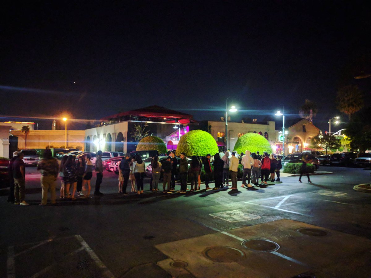 ROCKTHENIGHT2's tweet photo. #EMPIRETHURSDAYS #SEVILLARIVERSIDE TEXT9512347774
DRINK SPECIALS ARE NUTS 🤪 https://t.co/aHD4guv76n