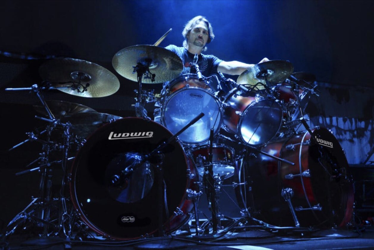 Happy 53rd Birthday to the Amazing Dave Lombardo \\m/....    