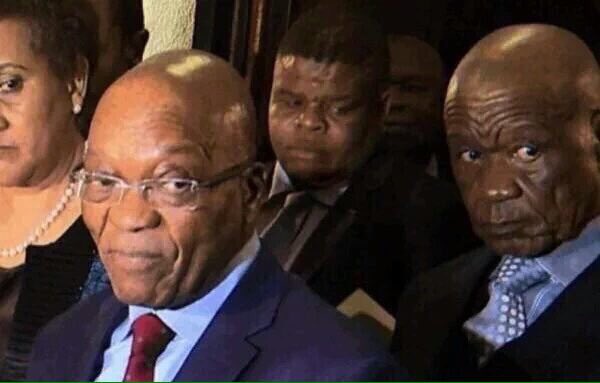 tumisole's tweet photo. #CountryDuty 

#FindAjayGupta 

#DuduzaneZuma 

Whilst they were busy shocked as to why Msholozi wasn't stepping down, Gupta Inc were leaving the Republic 

He's always a step ahead https://t.co/gulsQA4pBj
