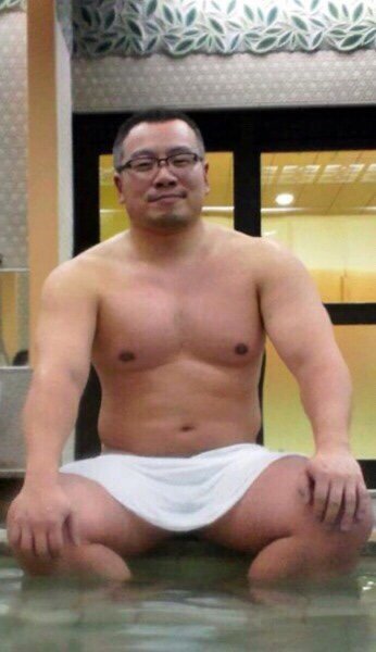 poss740929's tweet photo. 我最最最喜歡最最最愛的可愛壯壯熊熊
超級喜歡超級愛他的
但是不知道他叫什麼名字
有人知道他嗎？ https://t.co/pEDgLT9Ex2