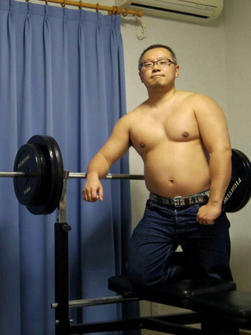poss740929's tweet photo. 我最最最喜歡最最最愛的可愛壯壯熊熊
超級喜歡超級愛他的
但是不知道他叫什麼名字
有人知道他嗎？ https://t.co/pEDgLT9Ex2