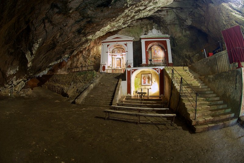 Visita il Santuario di Sant'Angelo a Balsorano (AQ)
#santuario #sangelo #balsorano #aquila #valleroveto
tripdifferent.com/virtualtour/it…