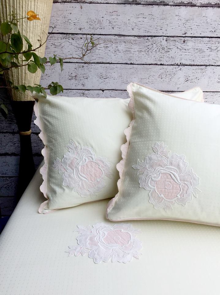 Avishkar1982's tweet image. Let AVISHKAR simplify your life, because simplicity is the ultimate form of sophistication. #LatestCollection #Bedcover #Bedlinen #Avishkar1982 #Bedroom #Home #Interior #kolkata #Homedecor #AppliquéWork #Linen #NewCollection