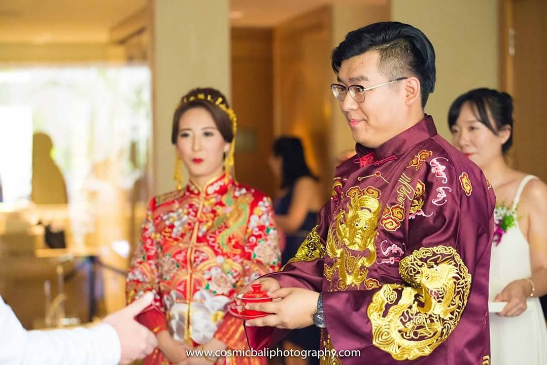 CosmicBaliPhoto's tweet photo. #Teapai is one of tradition which is done in the #Chinese #Traditional #Wedding procession. The aim of this procession is mainly to honor the elderly. https://t.co/hBoCAVQBds #TeaPai #ChineseWedding #ChineseTradition #WeddingTradition #Imlek2018 https://t.co/5ZZJ6oYQ5p