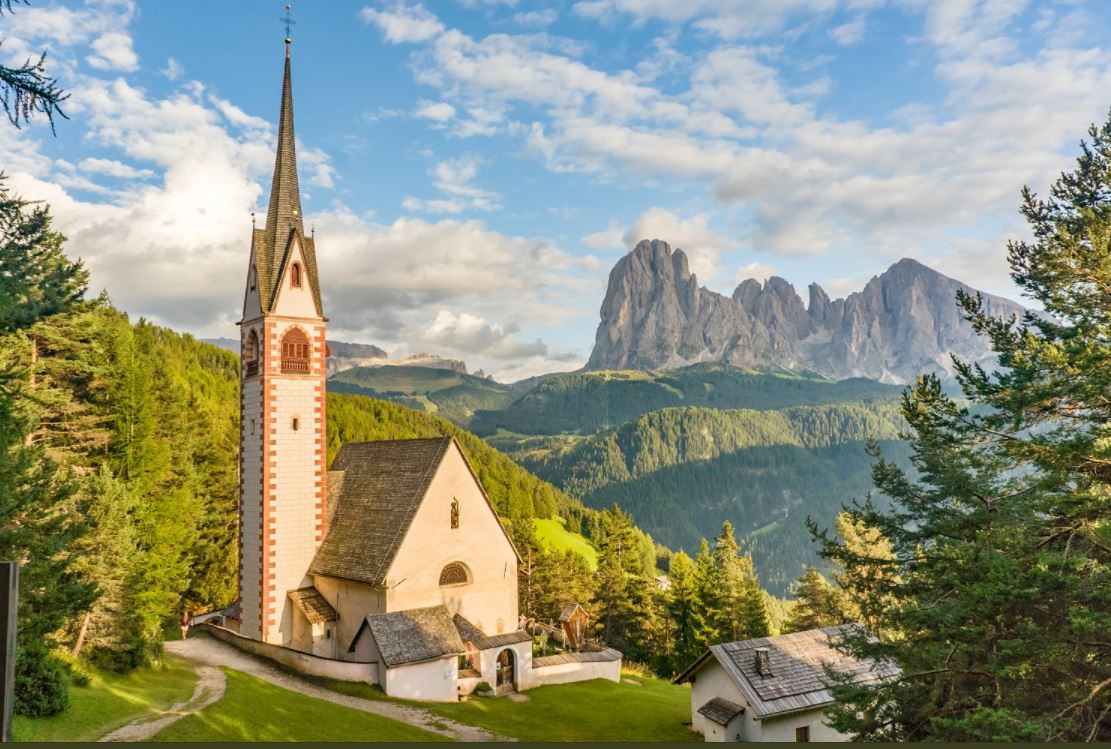 eDreams's tweet photo. ¿Quién se apunta a visitar las montañas #Dolomitas en #Italia? 😍@DolomitesUNESCO #Dolomiti #Dolomiten #Dolomites #Dolomitis #LoveItaly #VisitItaly #IlikeItaly @italia #Italia https://t.co/6YWXbUSIaZ