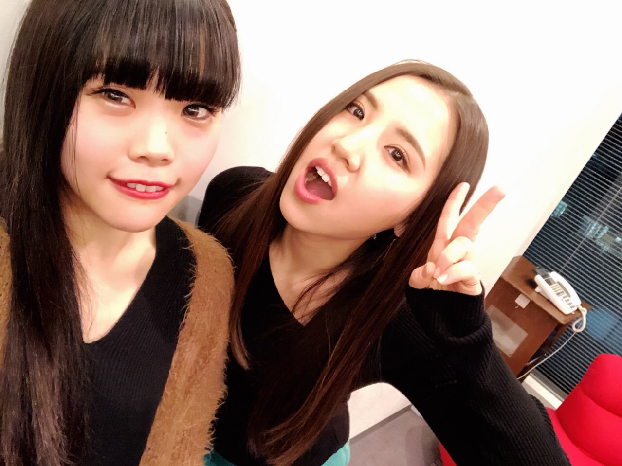 Mao Abe 阿部真央 ま 本日 Billbord Japanさんのインタビューでbishのアイナジエンドちゃんと対談させて頂きました 真っ直ぐでかわいいアイナちゃんと楽しくお話しさせて頂きました どんなインタビューになってるのか楽しみ アイナちゃん本当に