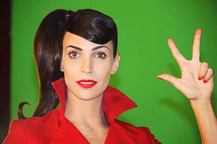 NereaGarmendia's tweet image. Abriendo el baúl de los recuerdos me encuentro con estas fotos como presentadora de 3.0 de @antena3com 
#lamujerderojo @antena3com