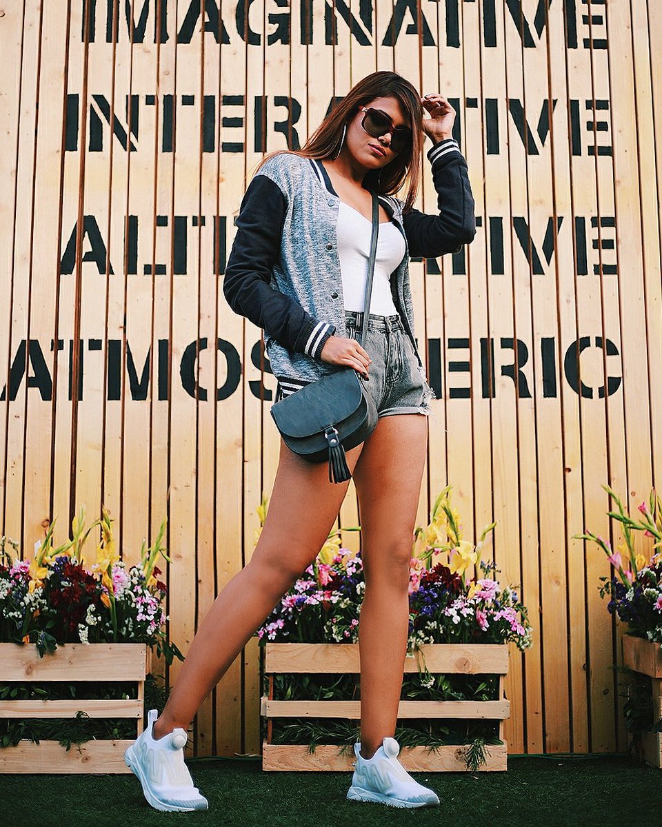 Dimpi_Sanghvi's tweet photo. Get into weekend groove with my @PaytmMall store 🌟🌟 It has got everything you need at affordable prices &amp; guess what! each item is handpicked by none other than me so if you like my style, hit the link now - https://t.co/vrzXeZGoLo ♥❌
#wardrobesecrets #paytmstore #paytm https://t.co/J5bEFQTHPt