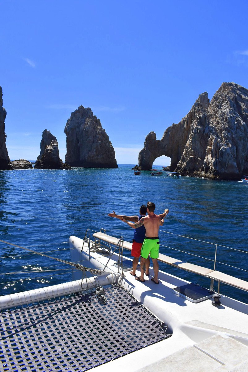 Kyle9000's tweet image. “I’m the King of the World” #ImFlying #Titantic #BroMance #PartyFavors #EcoCat #CaboWabo #CaboSanLucas #OXXO #ElSquidRoe #Mandala #BoatsNHoes #WrittenInTheStars 😂