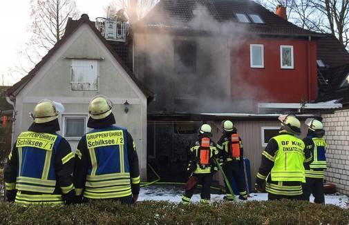 Feuerwehr rettet 75-Jährigen in #Kiel-Holtenau ebx.sh/2o9zFSo https://t.co/Wscgl2FX6u