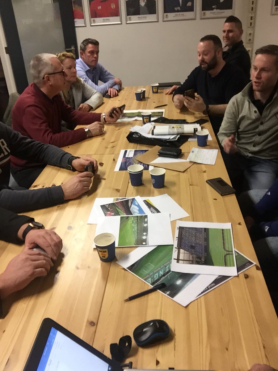 KuipersSolution's tweet photo. Gisteren weer een levendige discussie avond met de supporters commissie van SC Cambuur #Leeuwarden voor het nieuwe stadion. 8 maart praten we weer met elkaar. @KernVanCambuur @CambuurCulture @SCCambuurLwd https://t.co/RJTuf47I49