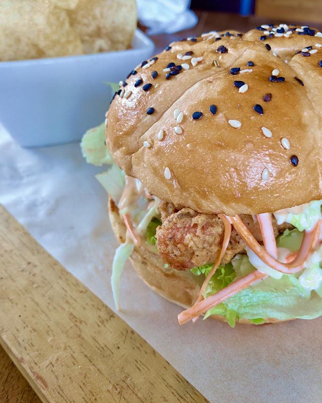 GourmetGuitar's tweet photo. A simple, delicious fried chicken sandwich. 🍗 .
.
.
.
.
#shotoniphone #shotoniphonex #shotwithhalide #foodporn #foodie #foodism #foodblogger #foodphotography #foodlover #foodstyle #foodgram #foodblog #foodphoto #foodielife #foodstagram #instafood #mobilephotography #iphoneog… https://t.co/MPEYalrjua
