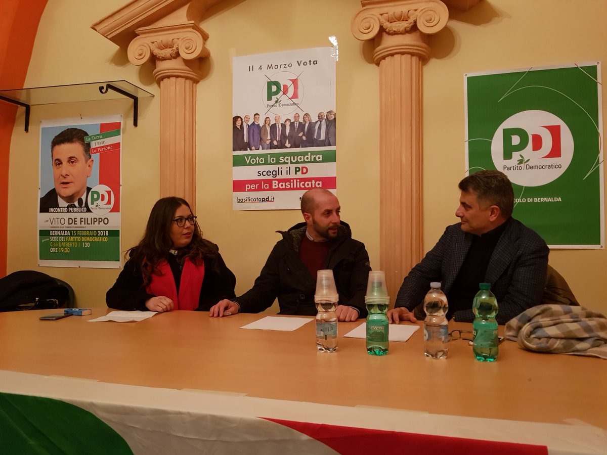 PDBernalda's tweet photo. Ieri Enzo Piccinni e Angelica Orlando hanno accompagnato la piacevole chiacchierata con @Vito_DeFilippo. Il secondo appuntamento di questa #campagnaelettorale ha raccolto la partecipazione della cittadinanza. #programmapd @PdBasilicata https://t.co/QHLAfb95Xb
