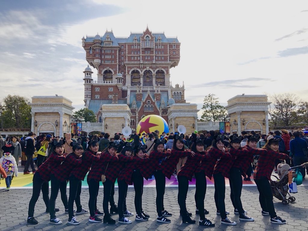 Kohnandance8's tweet photo. 昨日はDisneySea🏰🐭🎢💫 

8代目全員で最高な思い出が作れて、本当に良かった！📷💖

これからもみんなで思い出作っていこう！！！！！

8代目最高すぎる〜〜〜🤣🐝 https://t.co/8MFZ3zC5TK