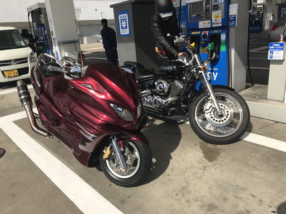 ryu_sty's tweet photo. かっこよすぎやん？
最高やん。

おとんの
ドラックスターもかっこええ
渋いな https://t.co/pVPbcQ2u20