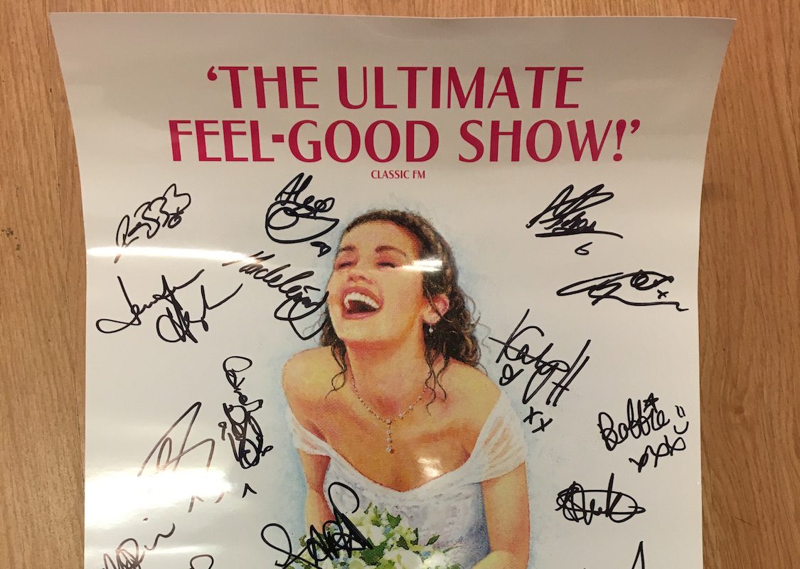 thetheatrecafe's tweet photo. RT &amp; FOLLOW for a chance to win a poster signed by the cast of MAMMA MIA! ☀️#fridayfangirlfrenzy #theatrecafe #FridayFun #giveaway #win #competition #mammamia #westend #London #fangirl https://t.co/rZeSmJJmRJ