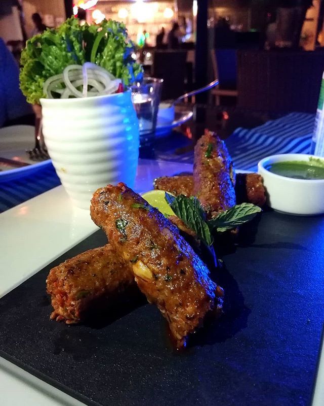 RumanaNazarali's tweet photo. Lamb Seekh kebab is always a delight for a meal, i enjoyed these at @grandmercurebangalore in their ongoing Beer Wine and Kebab festival. This one is not to be missed.
.
#foodfestival #seekhkebab #kebablovers #muttonlove https://t.co/DFYEcf9Qnf https://t.co/LQ7HCmtHor