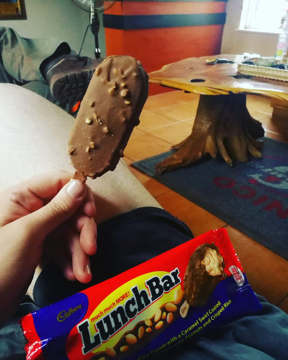 DR_v_d_Merwe's tweet photo. Treat time!!!! @Cadbury_SA @lunchbar #spoiled https://t.co/lRdNJXK6Wt