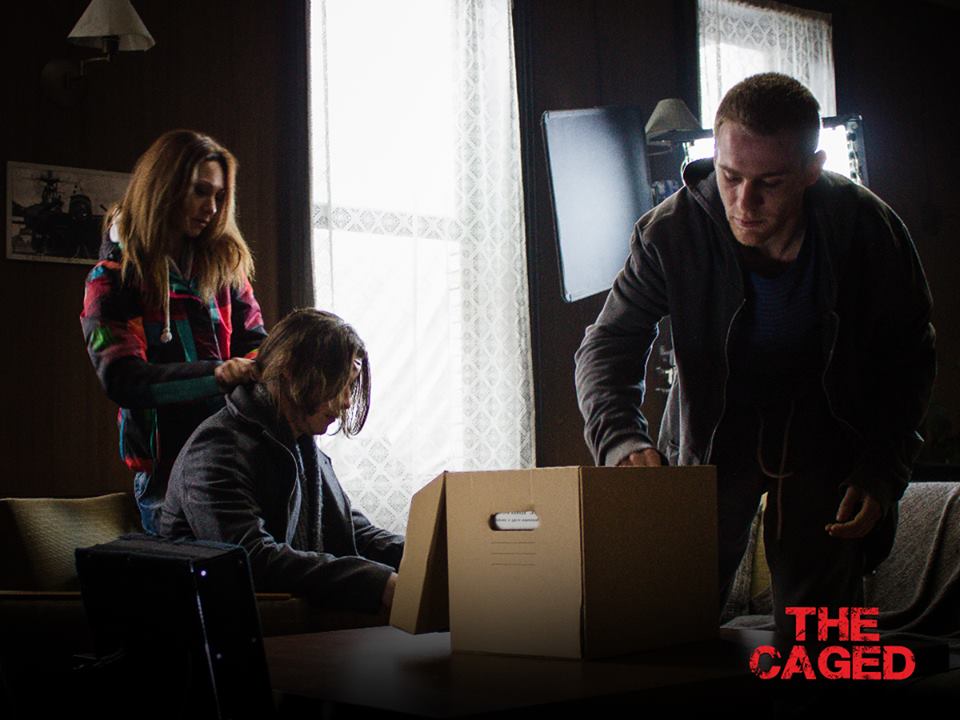 TheCagedEc's tweet photo. Así se preparan dos de nuestros protagonistas para una de las principales escenas de está película. No te quedes fuera de esta historia llena de emociones y suspenso. #TheCaged 🎬 https://t.co/P7BnBtHph4