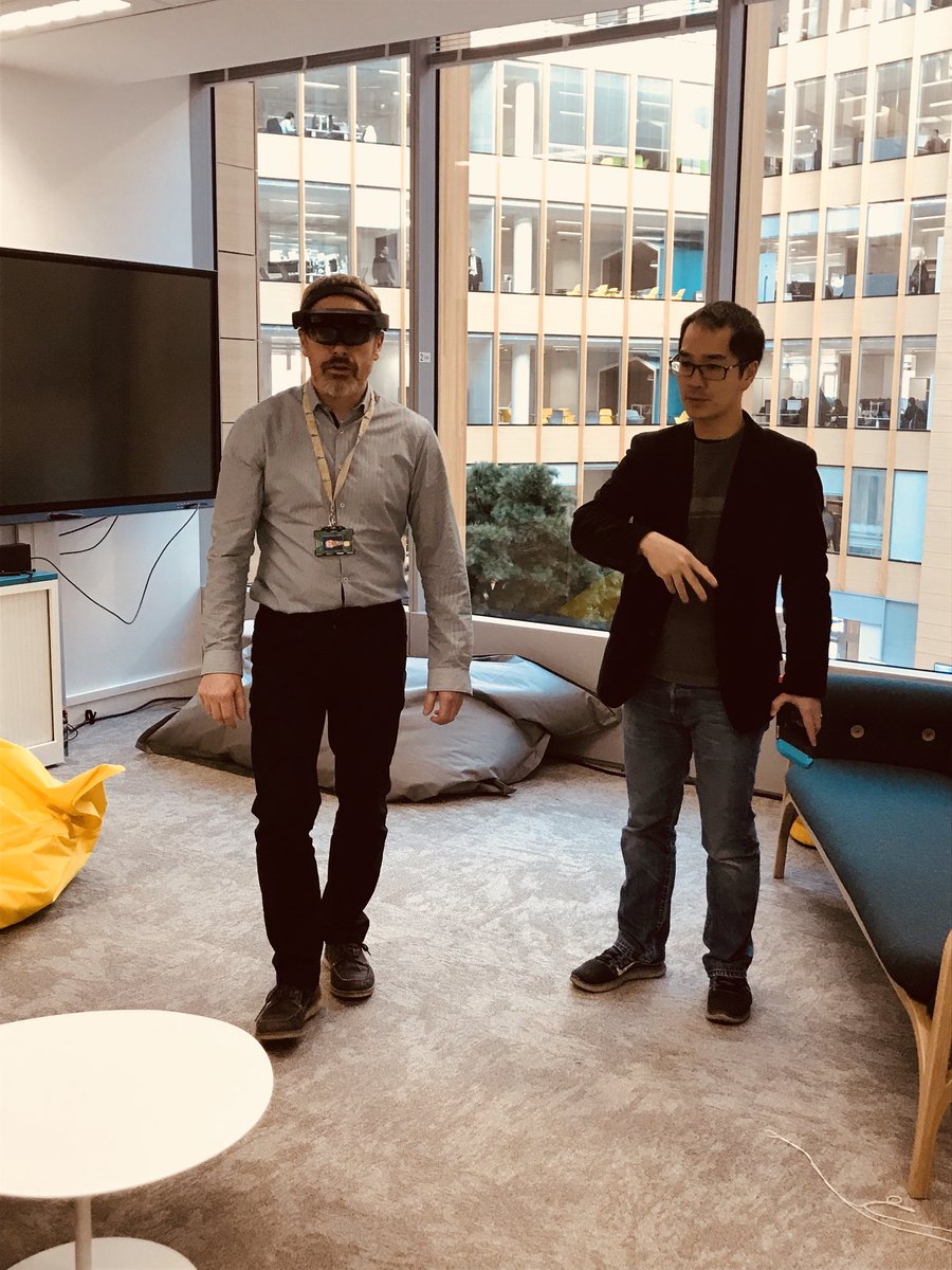 BeMyAppEMEA's tweet image. Kicking off this morning at #recodingbnpp with a demo from @HoloLens @BNPParibasCIB