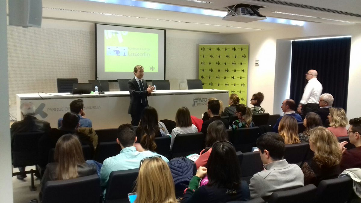 Comienza el taller #linkedinINFO <a href="/infoRMurcia/">Instituto de Fomento</a> ante más de 100 emprendedores y empresas.
Aprendiendo a hacer contactos, buscar clientes, proveedores, y darse a conocer en #linkedin, con <a href="/javiergomez_eu/">⚫ Javier Gomez ن</a> <a href="/Guerrilla_SMM/">GuerrillaSocialMedia</a>