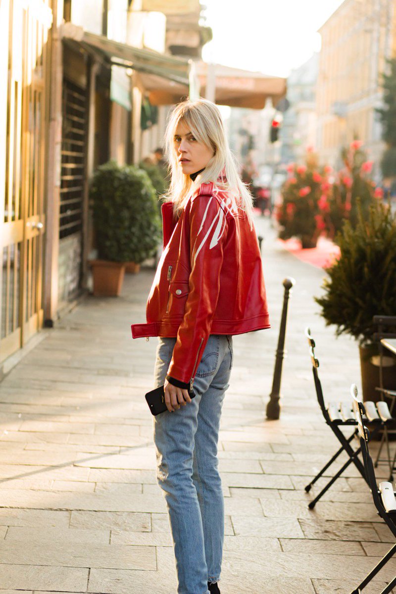 MissSixtyStyle's tweet photo. This is the #ItJacket of this season’s Angel Collection. #m60girls
Shop it here > https://t.co/CKil0xu4RL https://t.co/oj8FtWNrP0