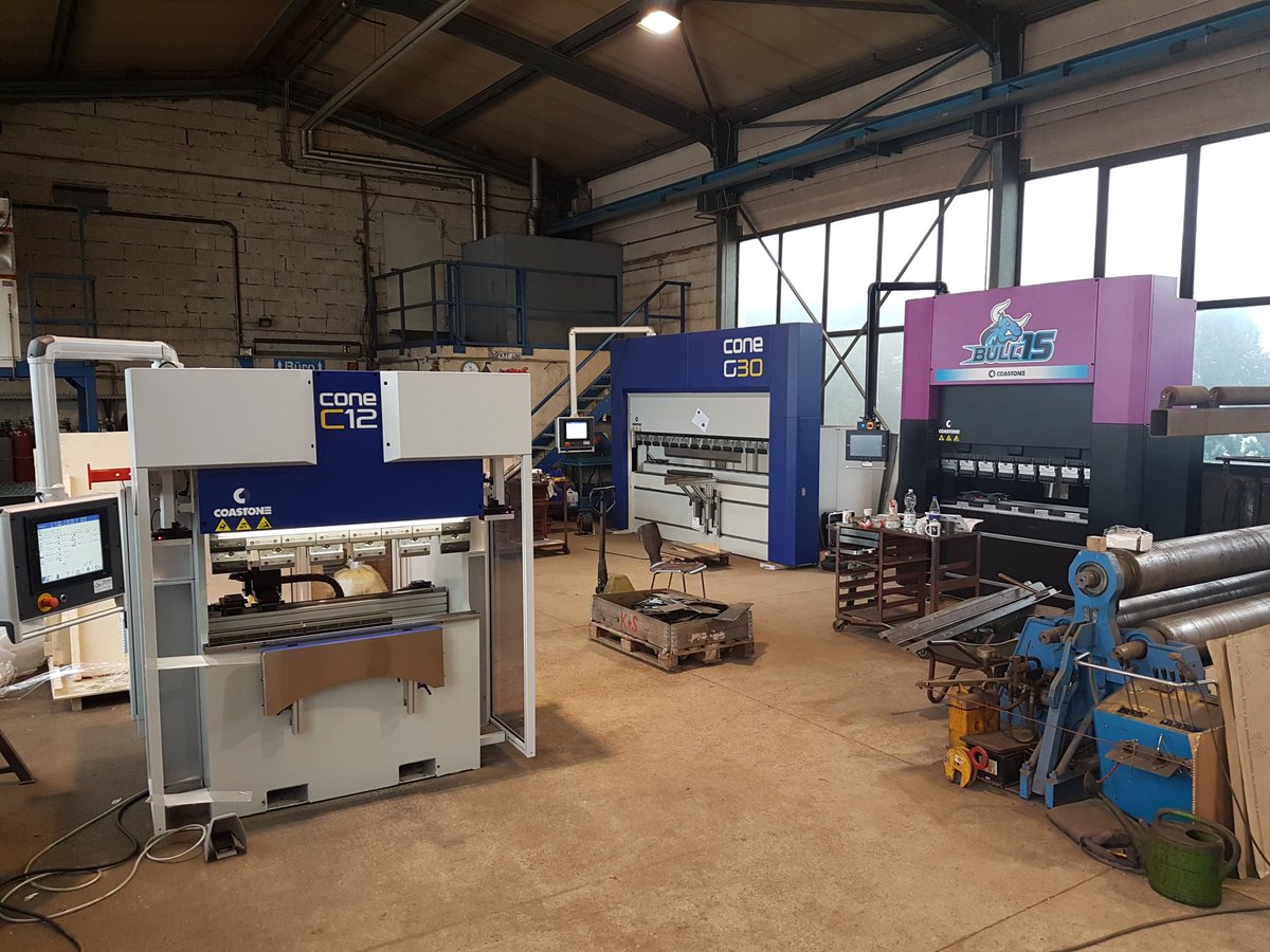 ATS_Blech's tweet photo. #CoastOne electric #Pressbrake Showroom Day in Germany! Many Thanks to Customer Baumgarten near Koblenz! #abkantpresse #ebrake #blechbearbeitung #sheet #bending #brakepress #maschinen #blech #biegen https://t.co/ysJnCddHEI