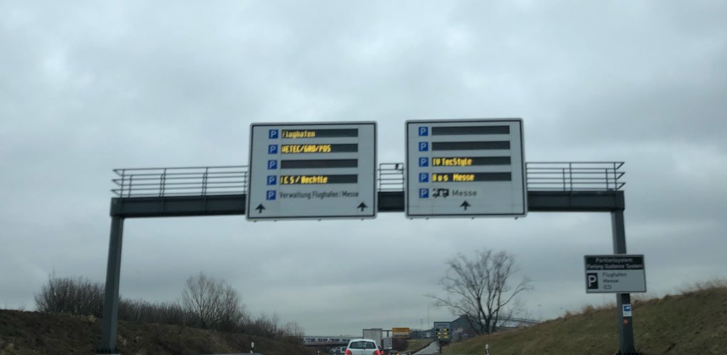 maik2102's tweet photo. Heute weiß jeder das @bechtle_ag am Flughafen / auf dem Messegelände ist. #strat18 läuft. #zukunftsstark https://t.co/gSm0rAJmhi