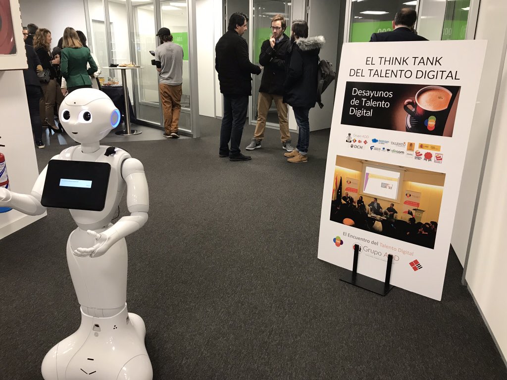 TalentoNews's tweet photo. Comienza Desayuno de #talento Digital #ThinkTankTalentoDigital sobre #employerbranding de la mano de @feriaempleoFEED en @ostelea @TalentoNews https://t.co/AN2Of2eHLC