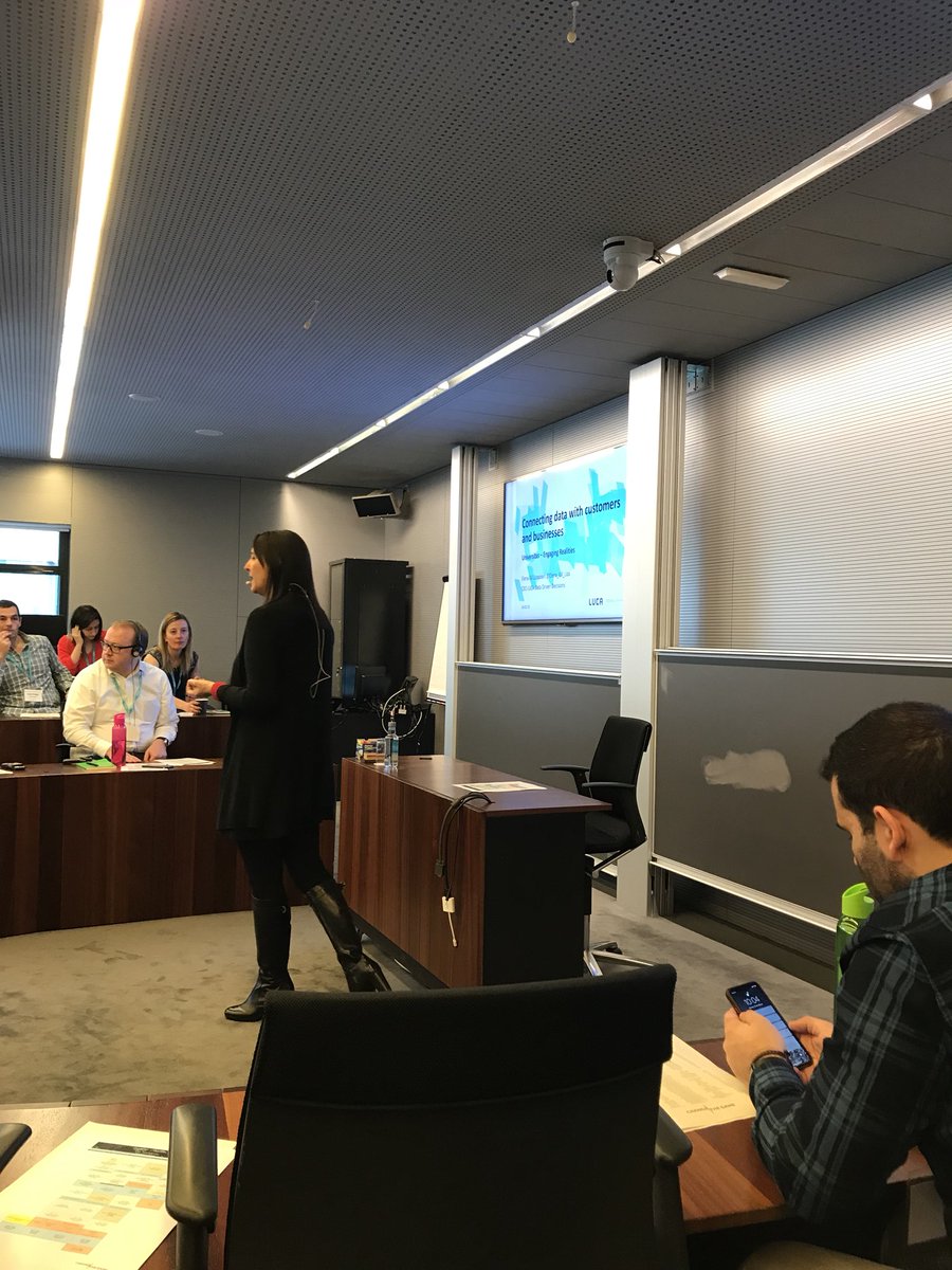 goyoggc's tweet photo. Conectando los datos con nuestros clientes. Deseando conocer la visión de @Elena_Gil_Liza @LUCA_D3 en @UniversitasTef #ertef #bigdata https://t.co/bzU6C05vQe