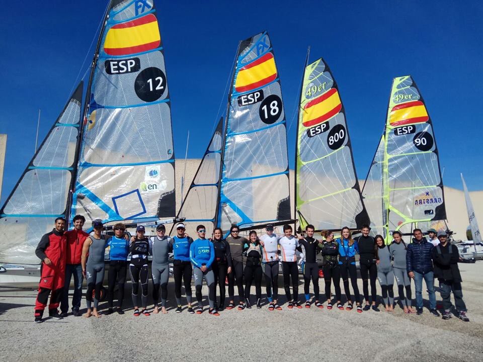 360compas's tweet photo. Concentración en el #CadizSailingTraining de #49er y #49erFX de la @oficial_rfev dónde #MiquelMiroSailing formaron parte  de los intensos entrenamientos.

#vela #Tokio2020 https://t.co/5lwdEYKhRQ