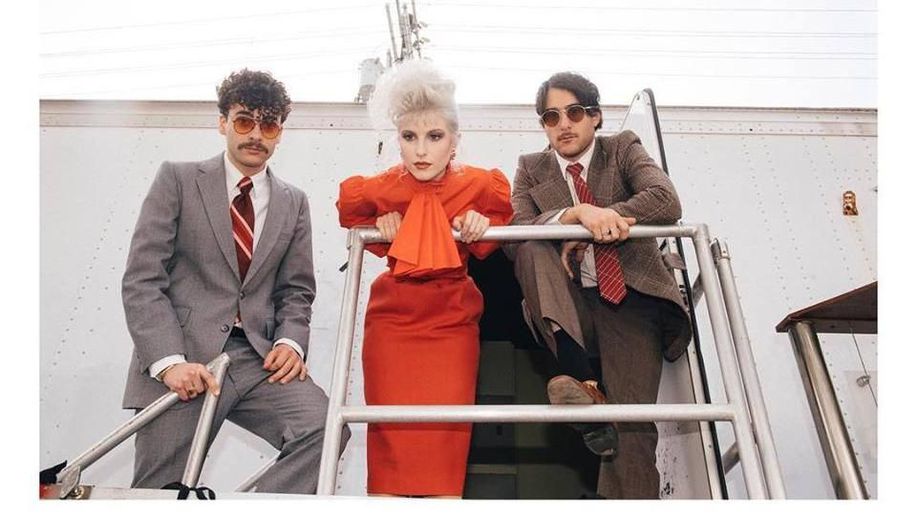 detikcom's tweet image. Jadwal Tur Padat Penyebab Vokalis Paramore Sakit dan Batalkan Konser detik.id/6Vlxps