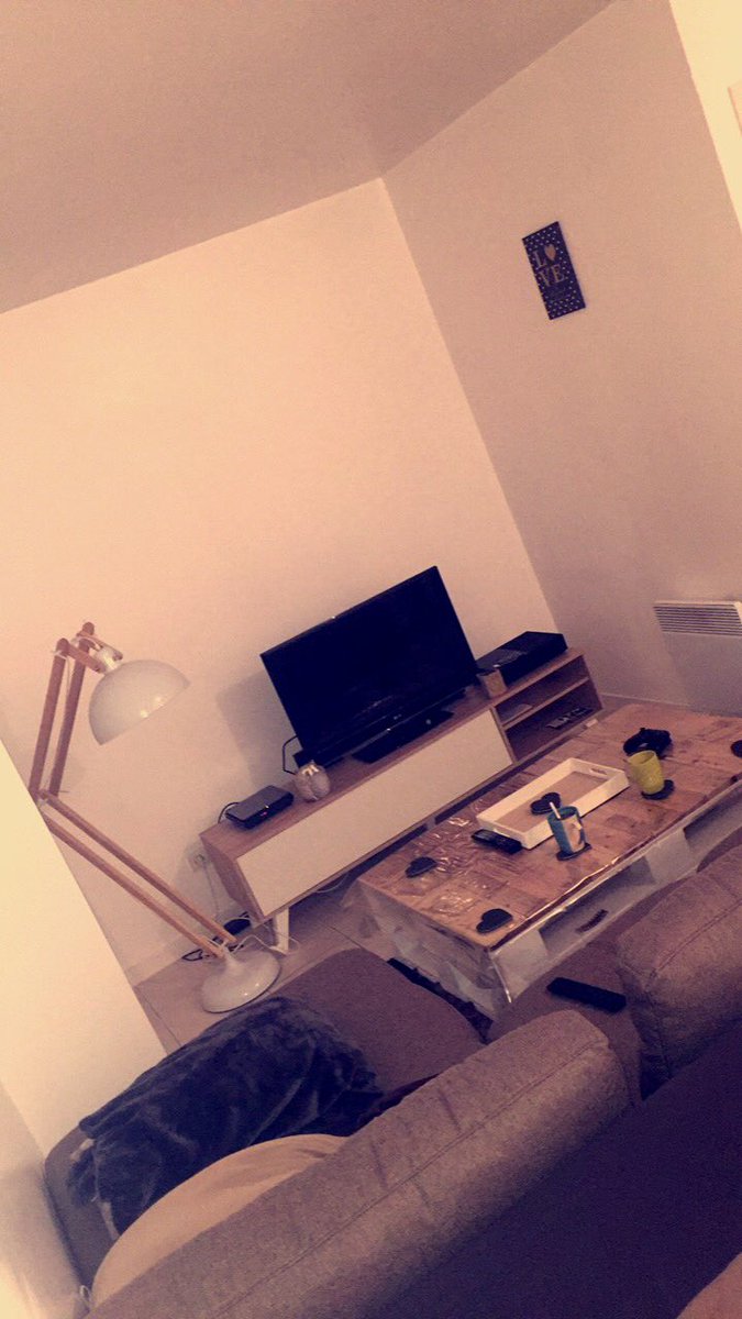 leajlt's tweet photo. Un mois 🏡🏡💑💑 https://t.co/PUzh3MJth5