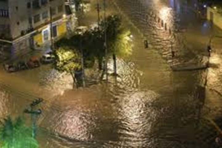 regionoriente's tweet photo. Sube a cuatro el número de muertos por fuertes lluvias en Río de Janeiro https://t.co/54s1ddIJJl https://t.co/23mqZmc7Ls