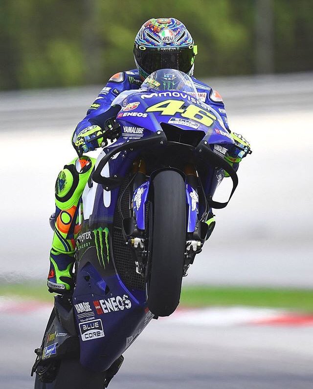 giusedelga98's tweet photo. E sono 39 anni per questo signore qui. Lui che non smette mai di emozionare e con una grinta pazzesca se la gioca ancora coi ragazzini!! Il numero uno indiscusso, grazie di tutto Vale, grazie di esistere.
Buon Compleanno Idolooo!! +39 💛💛💛💛💛 https://t.co/E6PuWxBKEP
