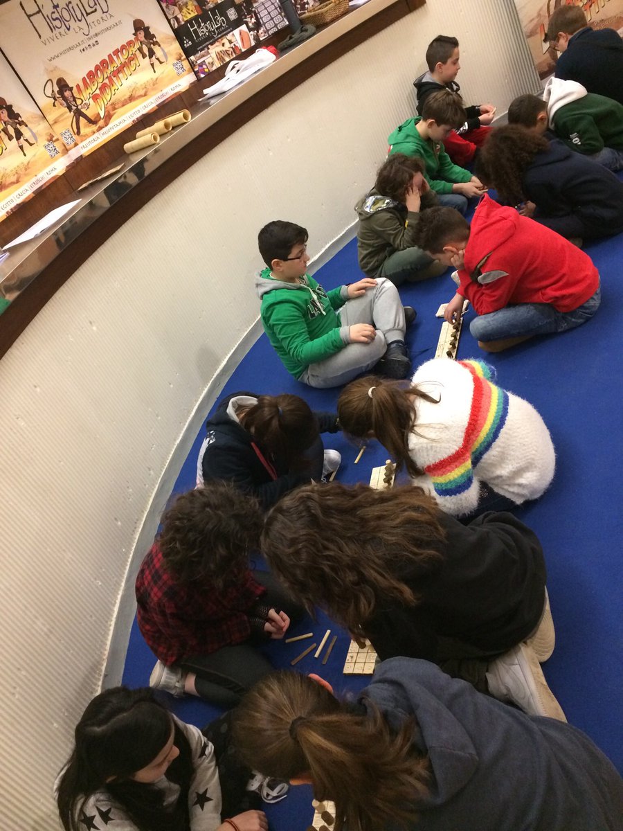 Al nostro stand è in corso un torneo di Senet! #archeologia #bambini #tourisma #egittologia