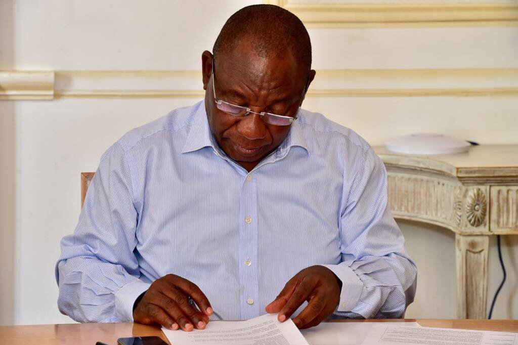 GovernmentZA's tweet image. President @CyrilRamaphosa putting final touches to his speech as he prepares to deliver his first ever, State of the Nation Address. #SONA2018