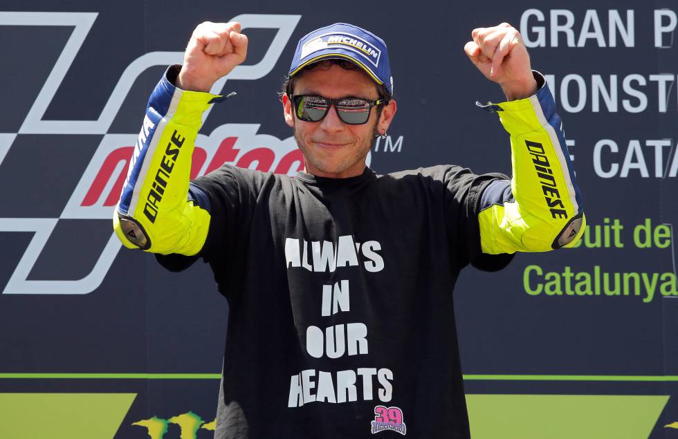 Valentino Rossi cumple 39 años y sólo se me ocurre esta foto para felicitarle.

Happy 39th birthday 