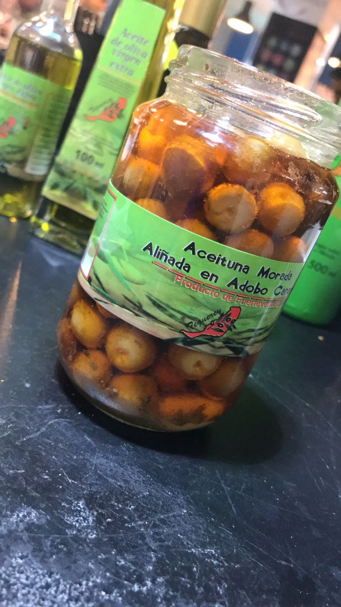 CanLuxGourmet's tweet photo. ¡N O V E D A D! Los Aceites y aceitunas majoreras Teguerey se unen a nuestra oferta #gourmet
¡Ya disponibles en para degustación y venta en @2gcentigrados y pedidos al 620 25 57 77

#AOVE #productocanario #aceituna https://t.co/eUBRYcrdDq
